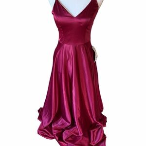 Burgundy Red Satin Prom Formal Bridesmaid Dress w/ Slit Size 7/8 B Darlin Classy